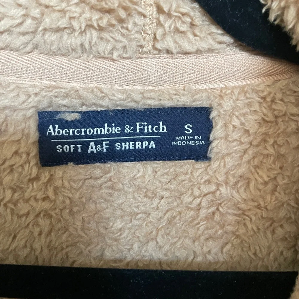 Abercrombie Hooded Zip Sherpa - Picture 2 of 3